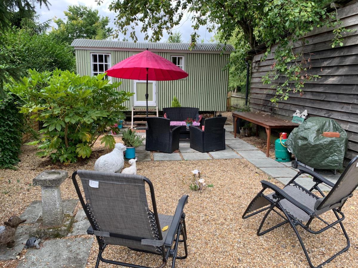 Thatched Cottage Pulborough Extérieur photo